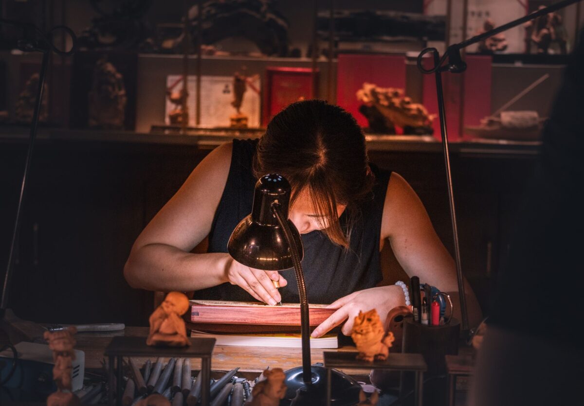 creations détaillées bois étapes suivre graver