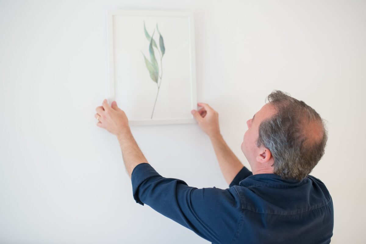 mur galerie voyage accessoires ajoutent sens
